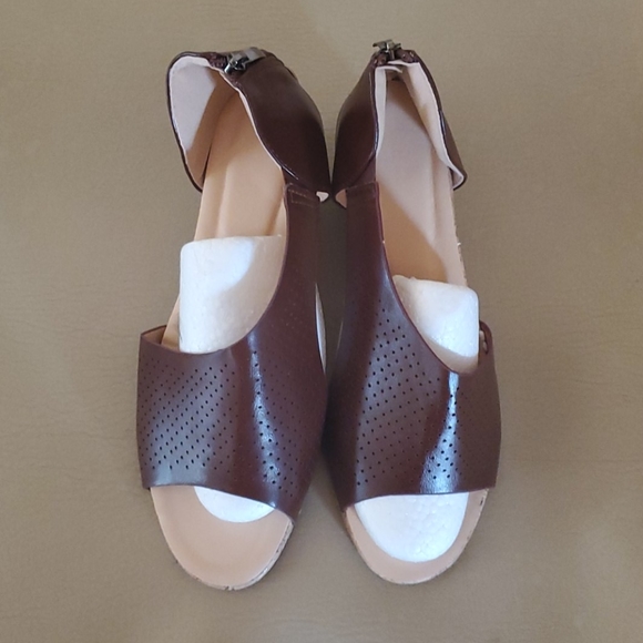 Ladies brown perforated wedge sandal - Picture 1 of 4